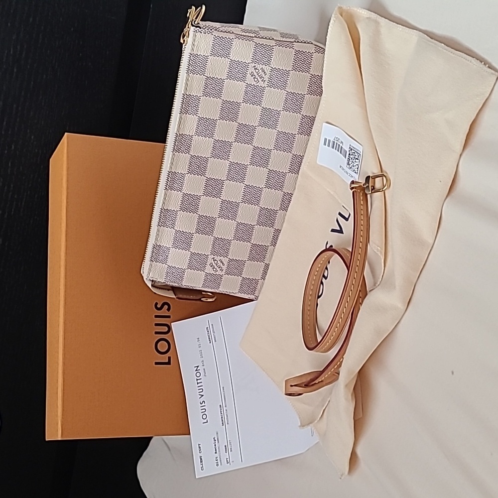 LV pochette accessories nm Azur